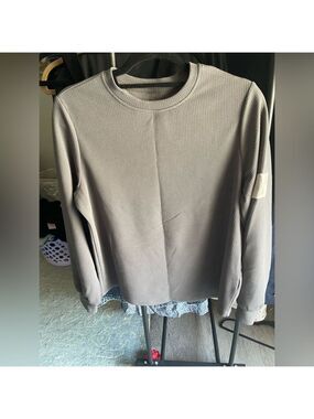Elegant Gray Long Sleeve Waffle Top New